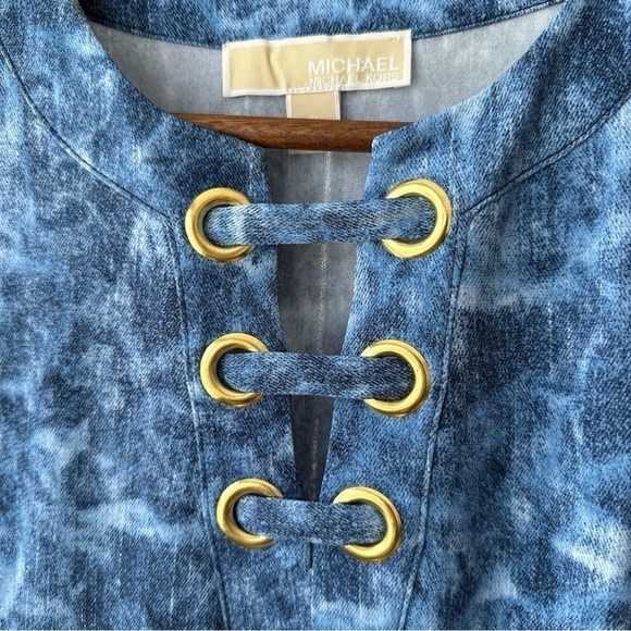 Michael Kors midi length dress in a stretch knit, popover style, sleeveless - Picture 3 of 15